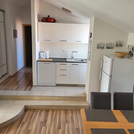Apartment Slanac 2 Veli Iz